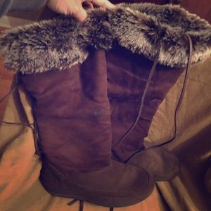 Skechers winter boots size 8. Pre-loved. Brown.